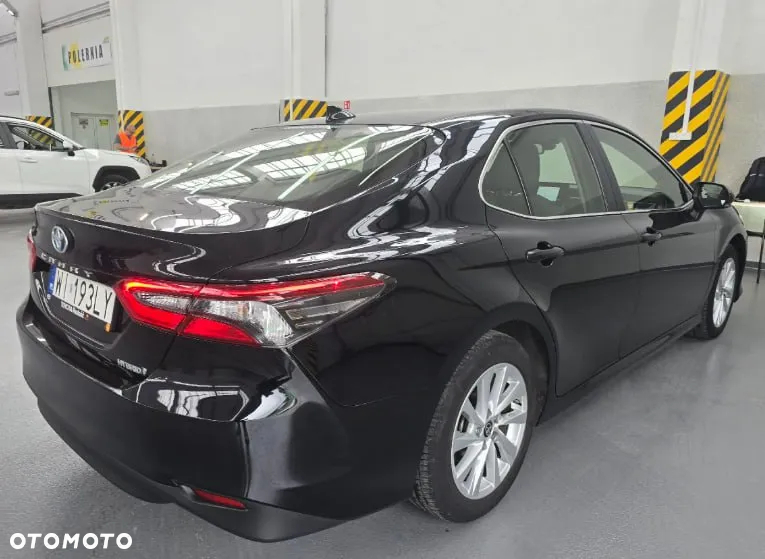 Toyota Camry 2.5 Hybrid Comfort CVT - 2