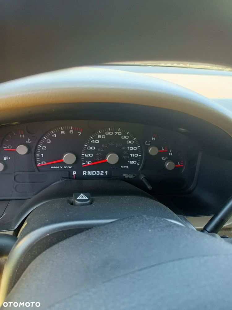 Ford Explorer - 6