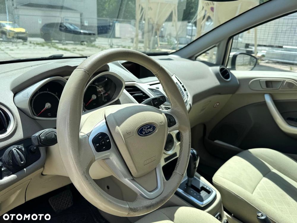 Ford Fiesta 1.4 Ghia - 13