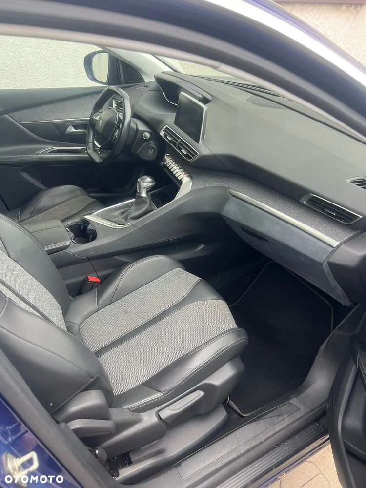 Peugeot 3008 PureTech 130 Stop & Start GPF Allure - 17