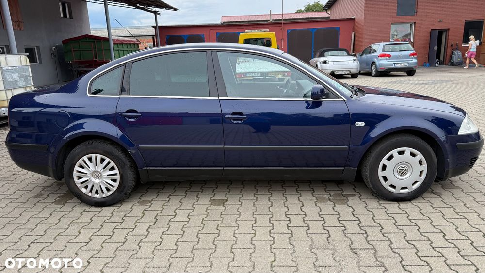 Volkswagen Passat 1.6 Comfortline Family - 5