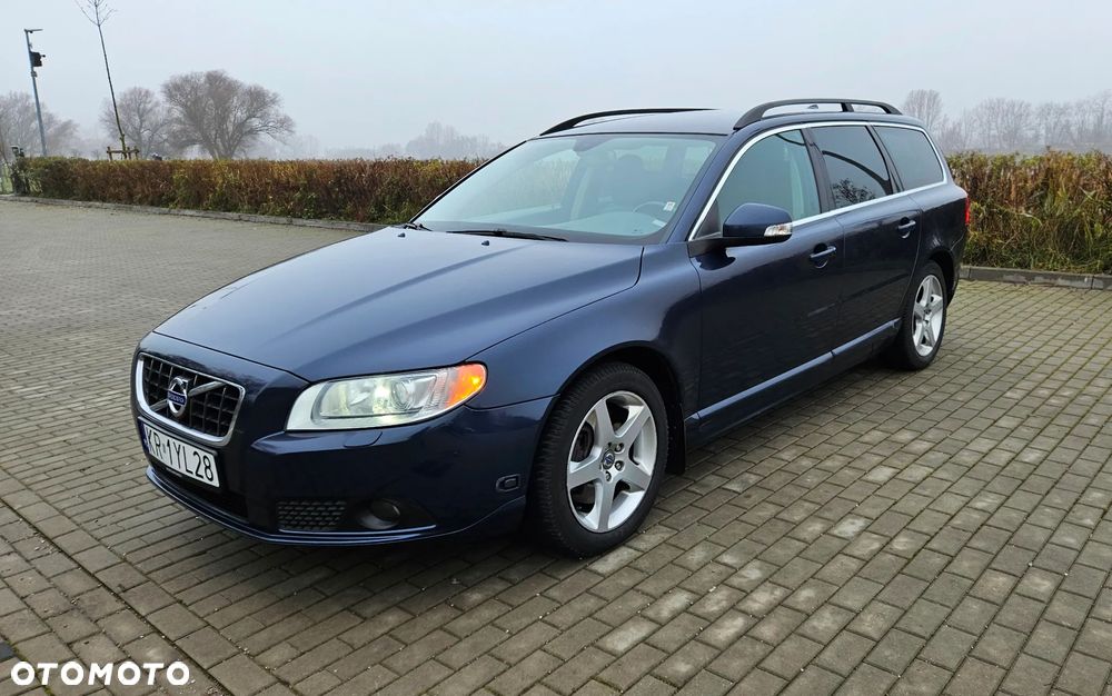 Volvo V70 2.5T Momentum - 2