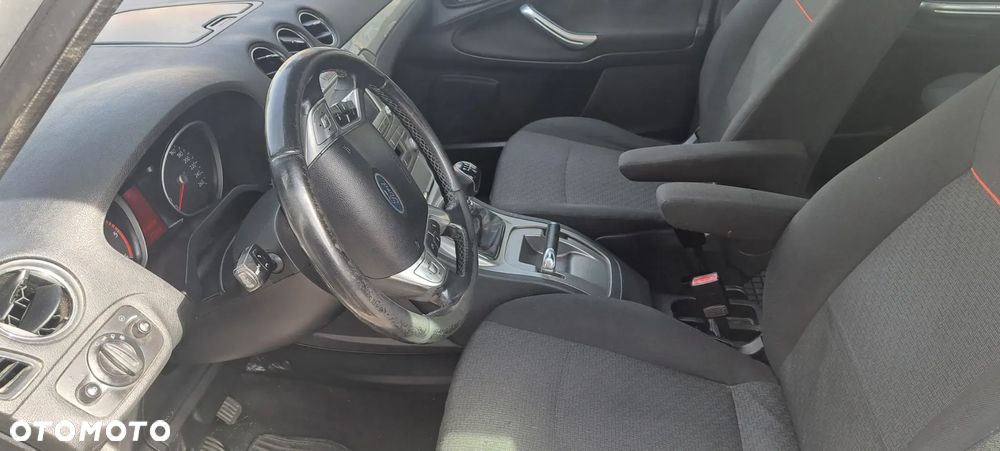 Ford Galaxy 1.8 TDCi Ambiente - 11