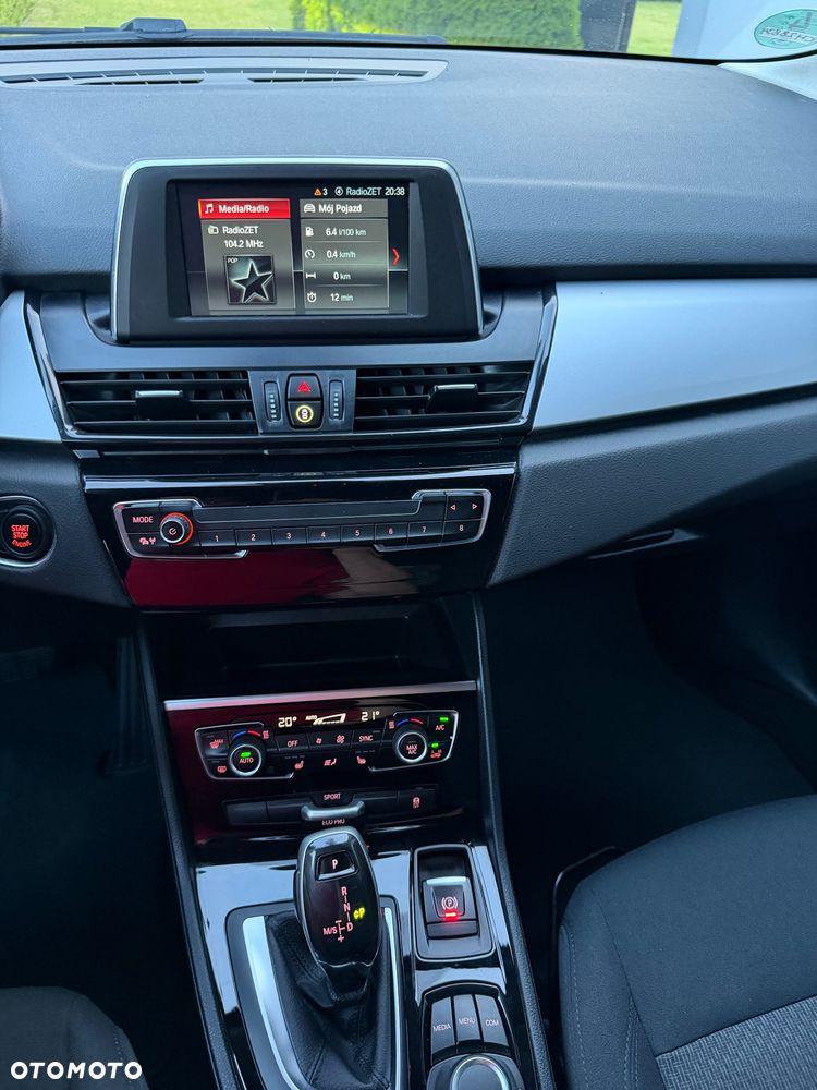 BMW Seria 2 218d - 23