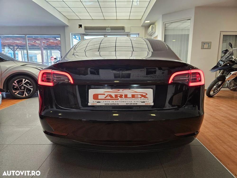Tesla Model 3 - 21