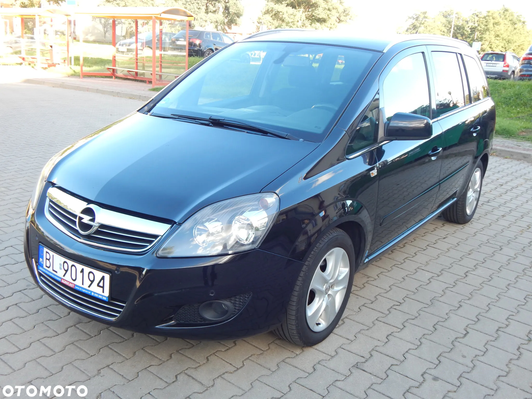 Opel Zafira 1.8 Cosmo - 2