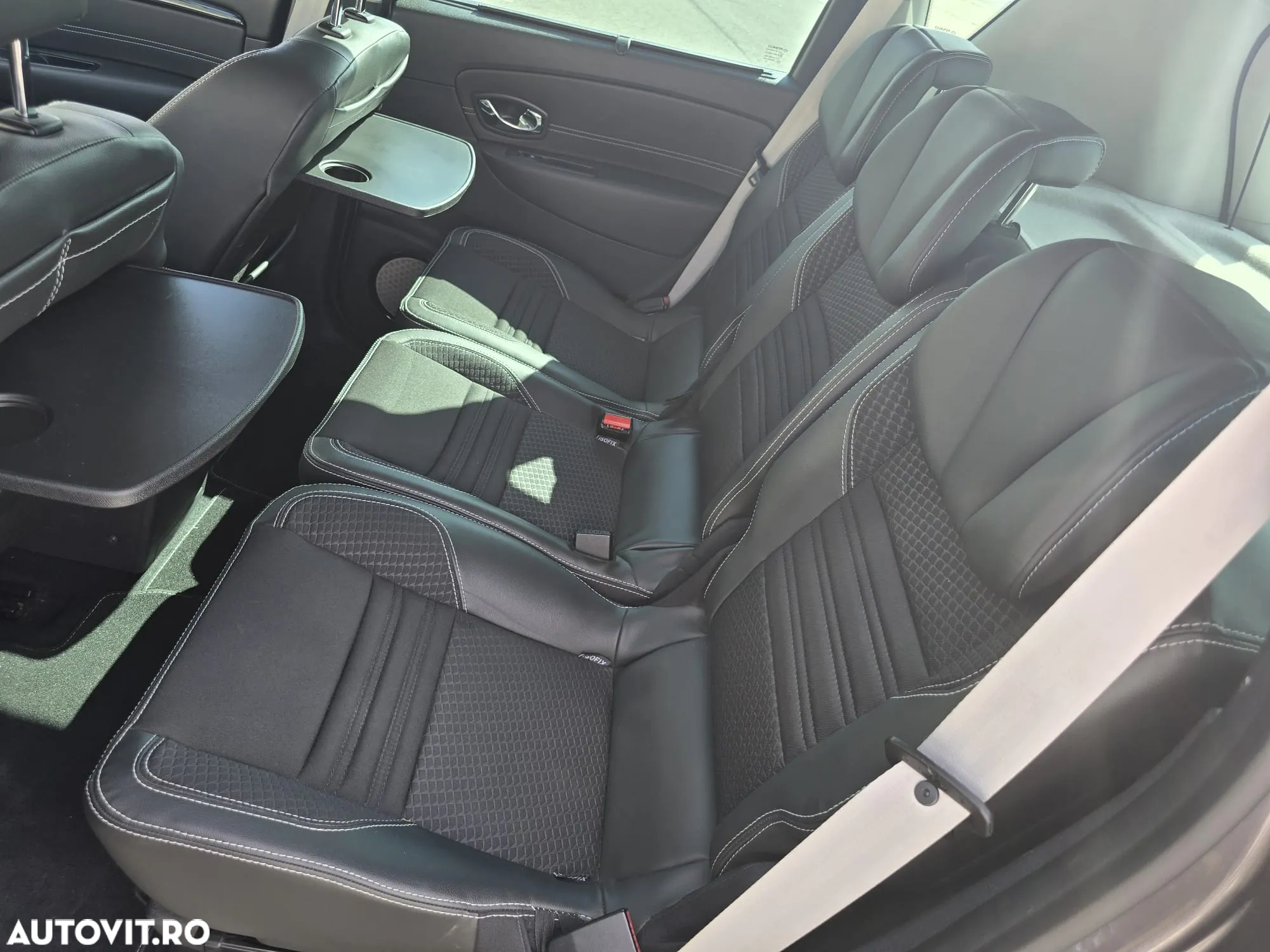 Renault Scenic ENERGY TCe 130 BOSE EDITION - 17