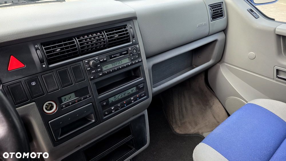 Volkswagen Multivan - 21