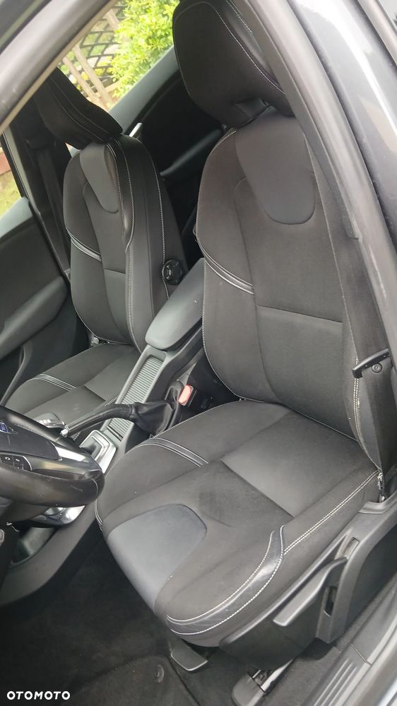 Volvo V40 D2 - 17