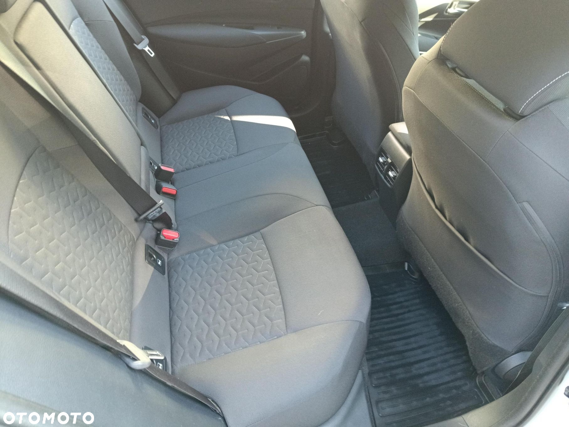 Toyota Corolla - 13