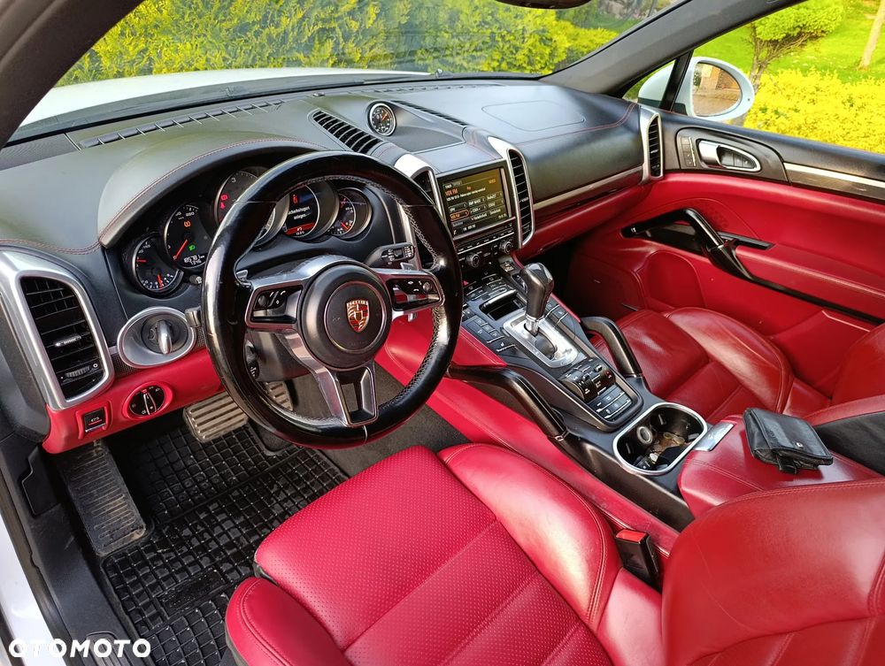 Porsche Cayenne S Diesel Platinum Edition - 11