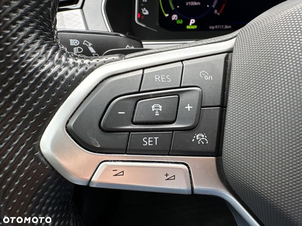 Volkswagen Passat - 14