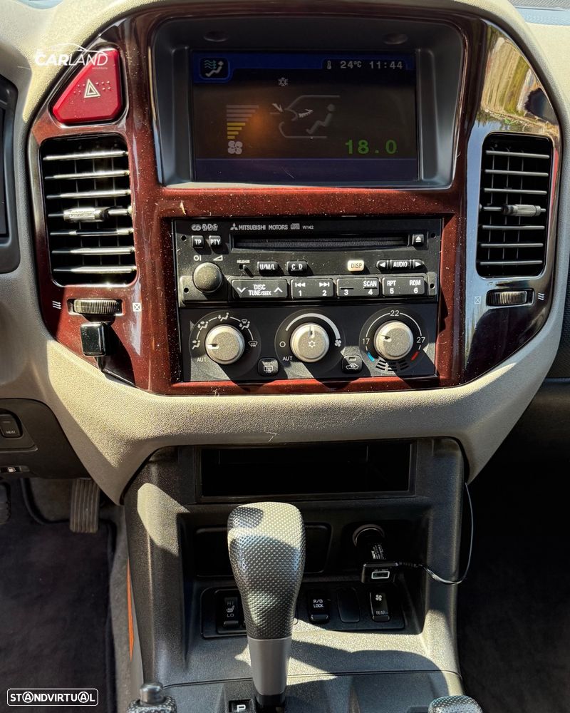 Mitsubishi Pajero - 15