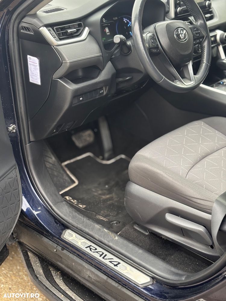 Toyota RAV4 - 11