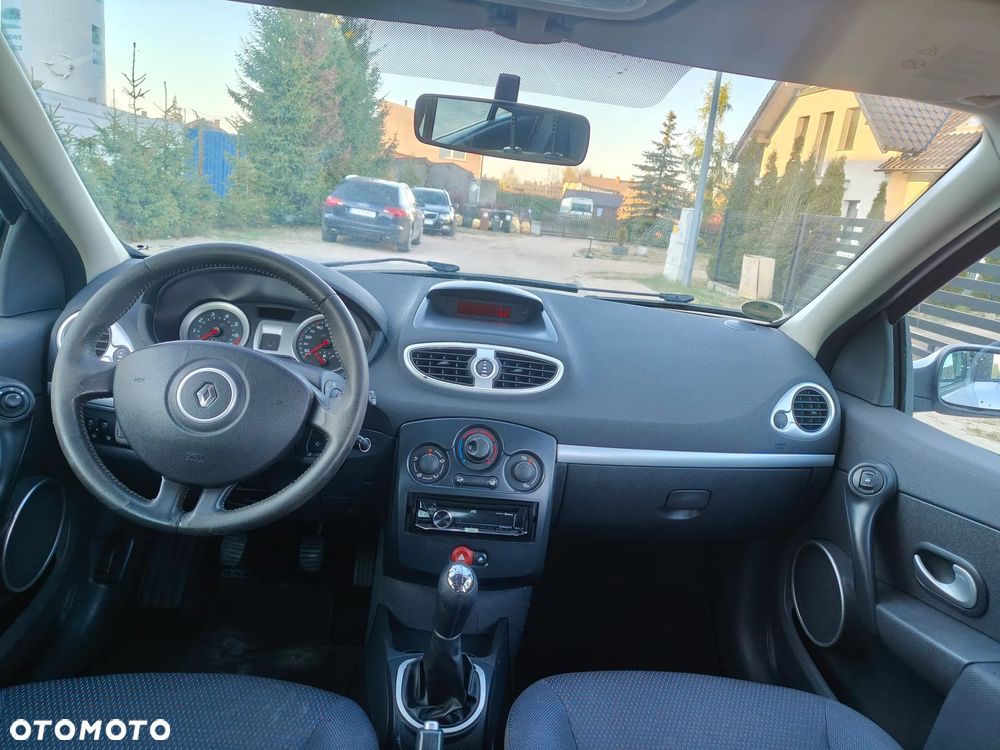 Renault Clio 1.2 TCE Authentique - 24