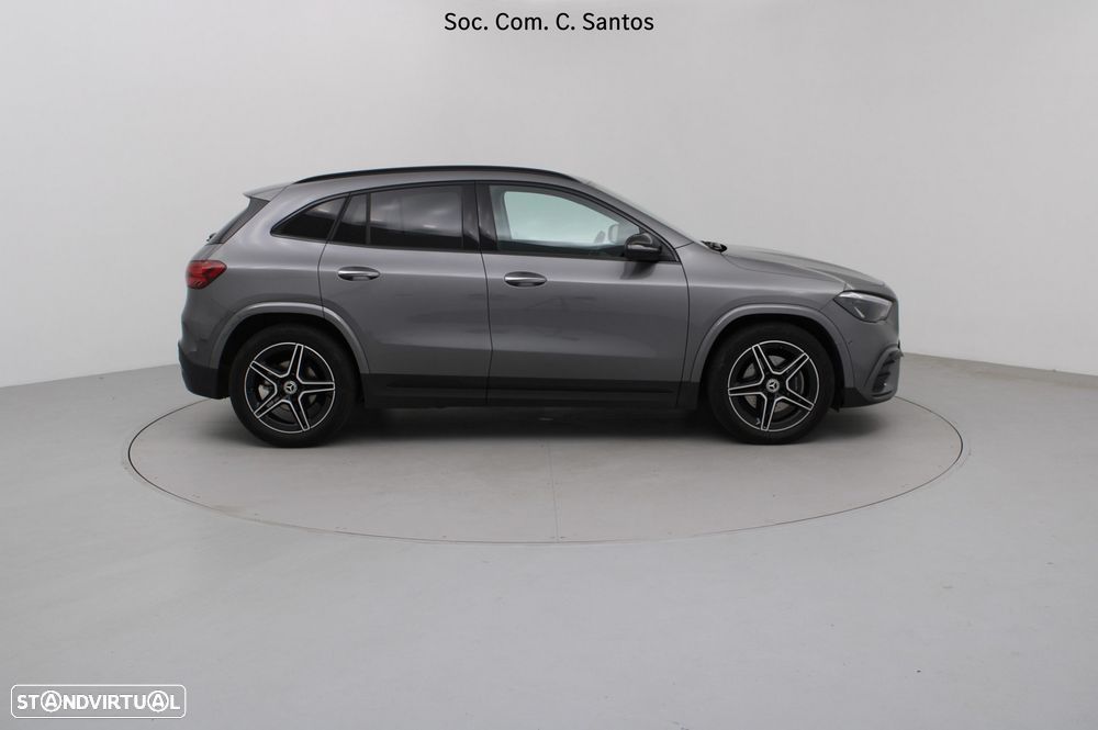 Mercedes-Benz GLA 180 d AMG Line - 4