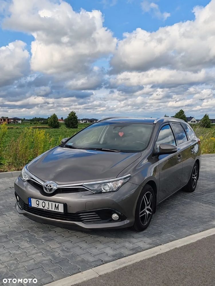 Toyota Auris 1.6 Premium - 2
