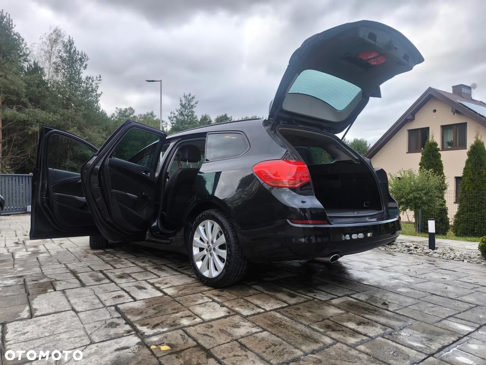 Opel Astra 1.4 Turbo 150 Jahre - 11