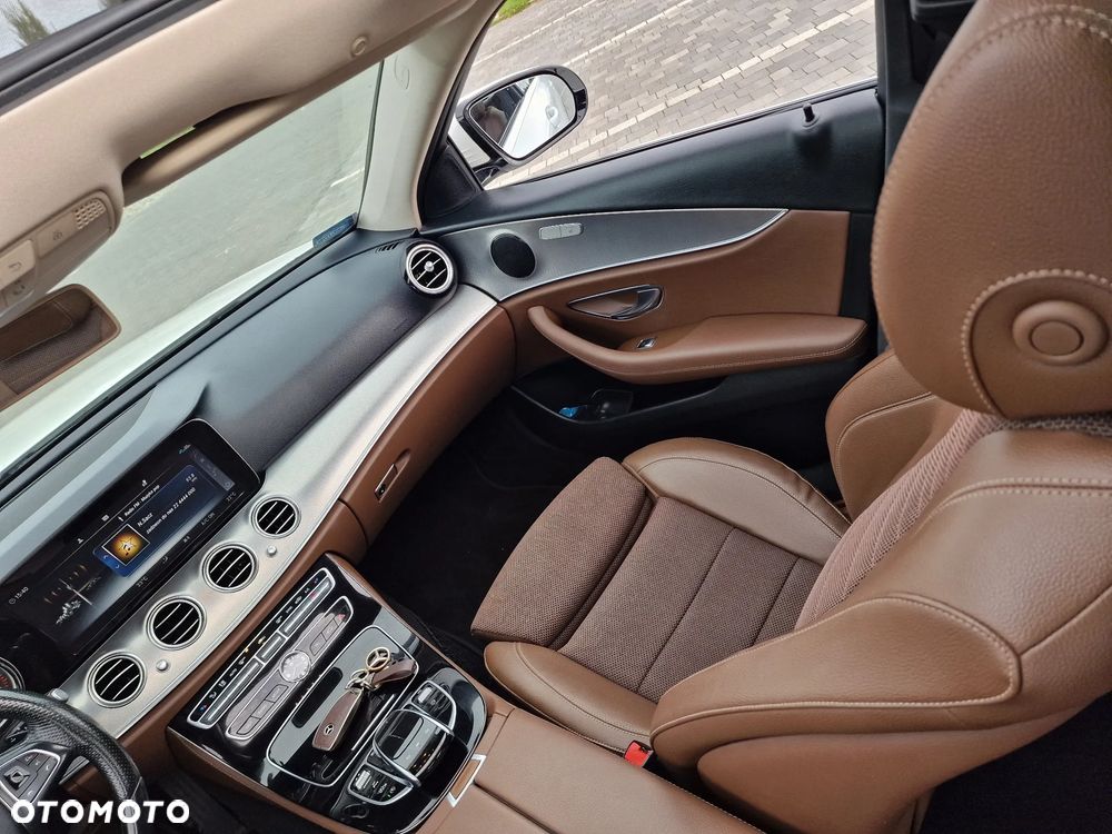Mercedes-Benz Klasa E 220 d 4-Matic Business Edition 9G-TRONIC - 20