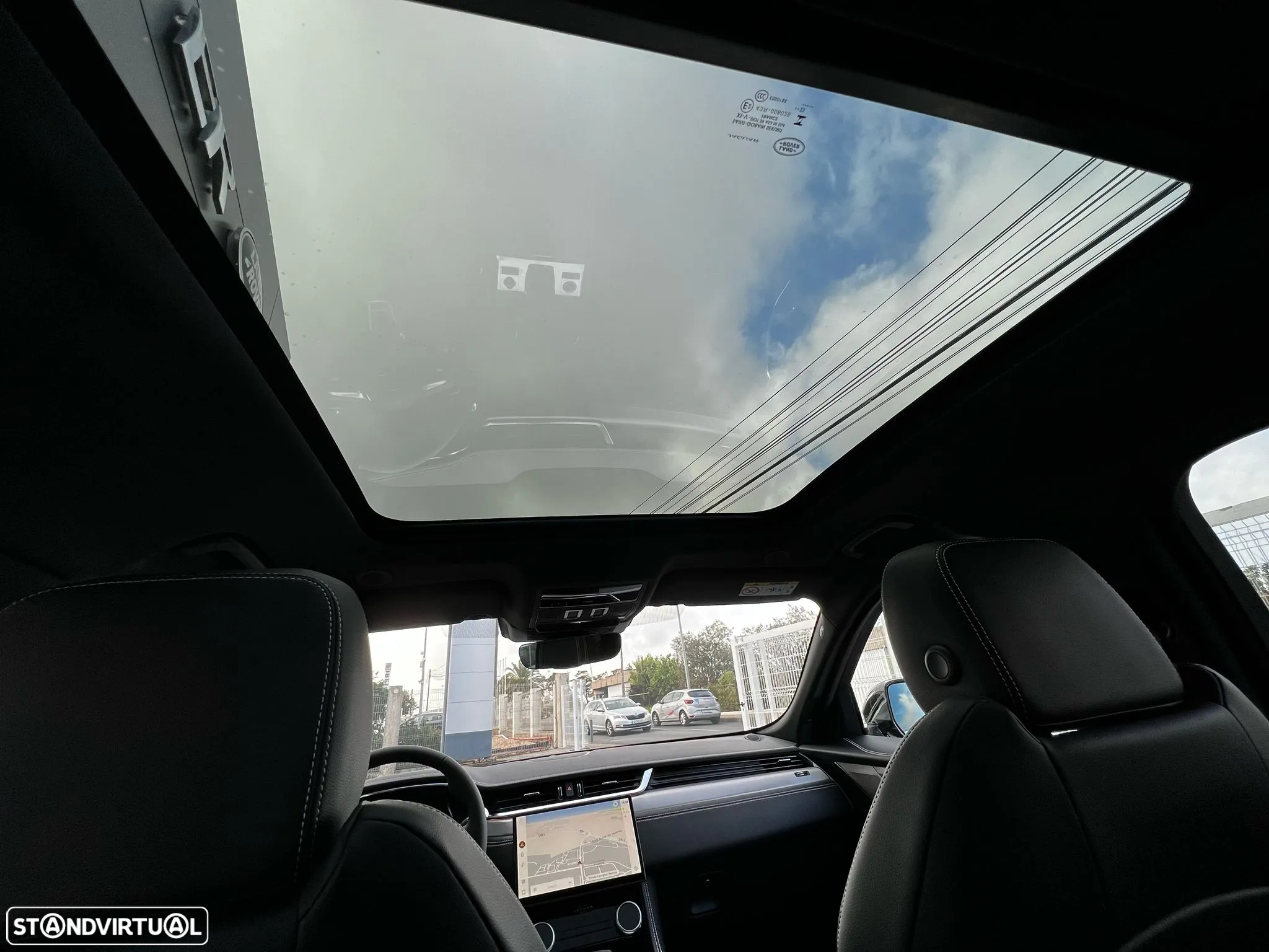 Jaguar F-Pace 2.0 P400e AWD R-Dynamic S - 5