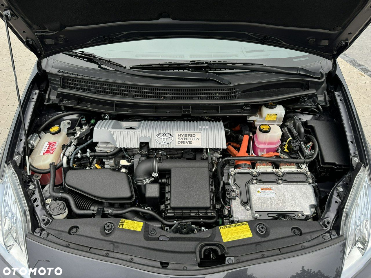 Toyota Prius 1.8 HSD Premium - 4