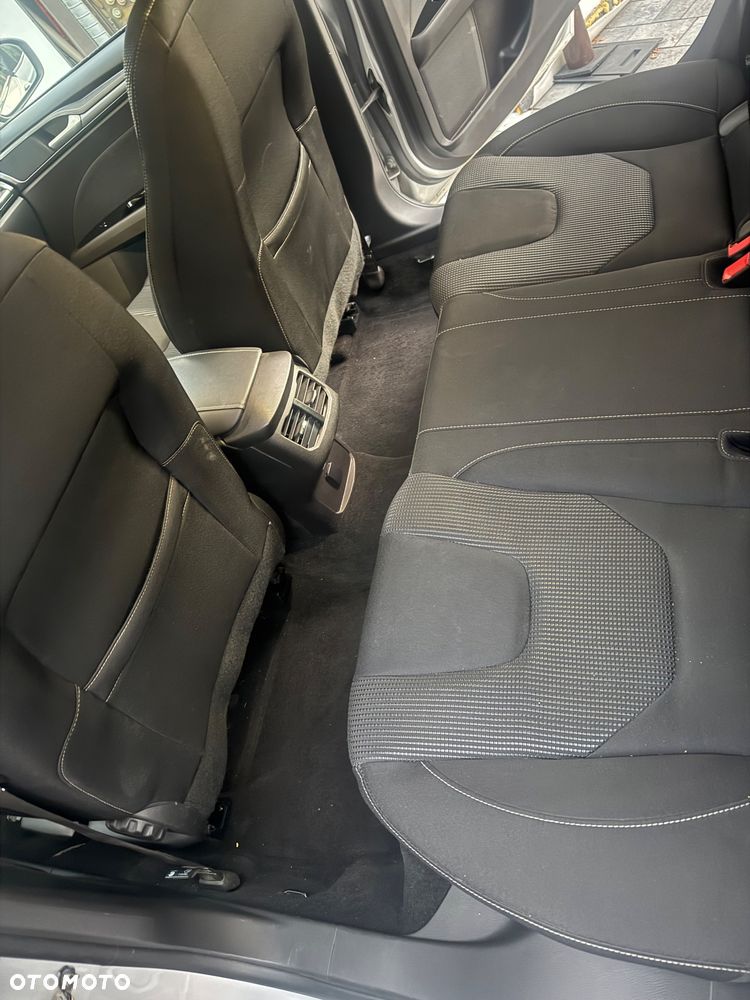Ford Mondeo 2.0 EcoBlue Titanium - 12