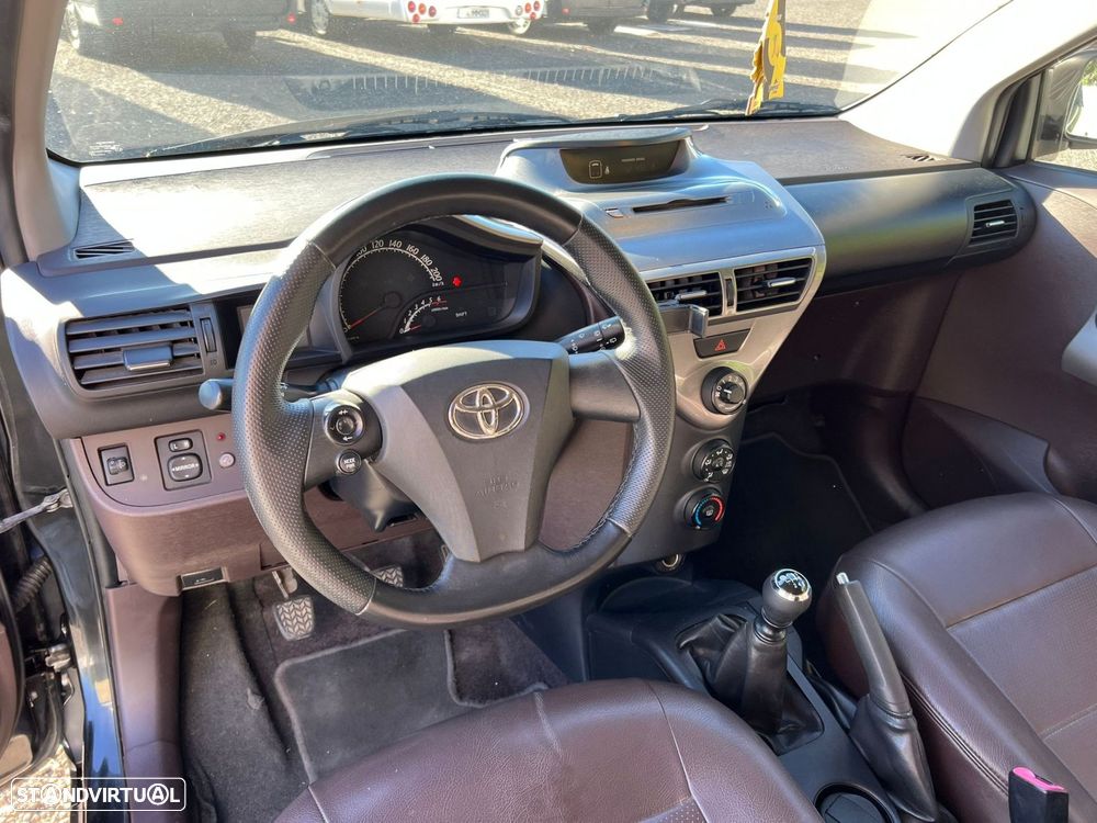 Toyota iQ 1.4 D-4D - 8