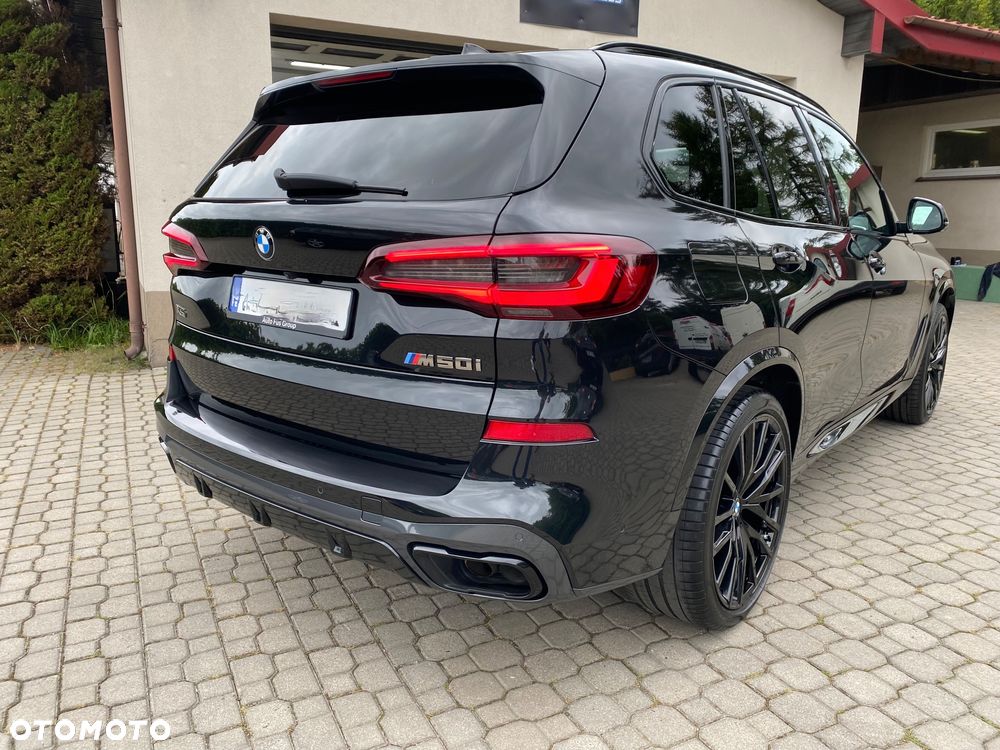 BMW X5 M M50i - 10