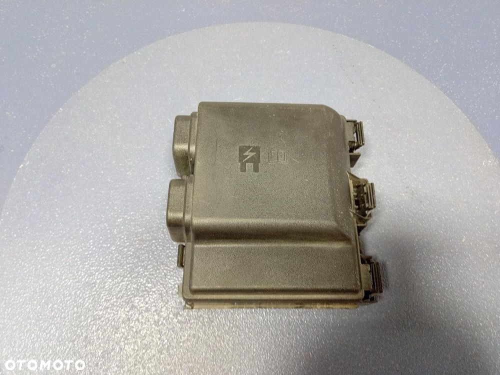 FORD MUSTANG MACH-E SKRZYNKA BEZPIECZNIKÓW LJ8T14D068NAC - 2