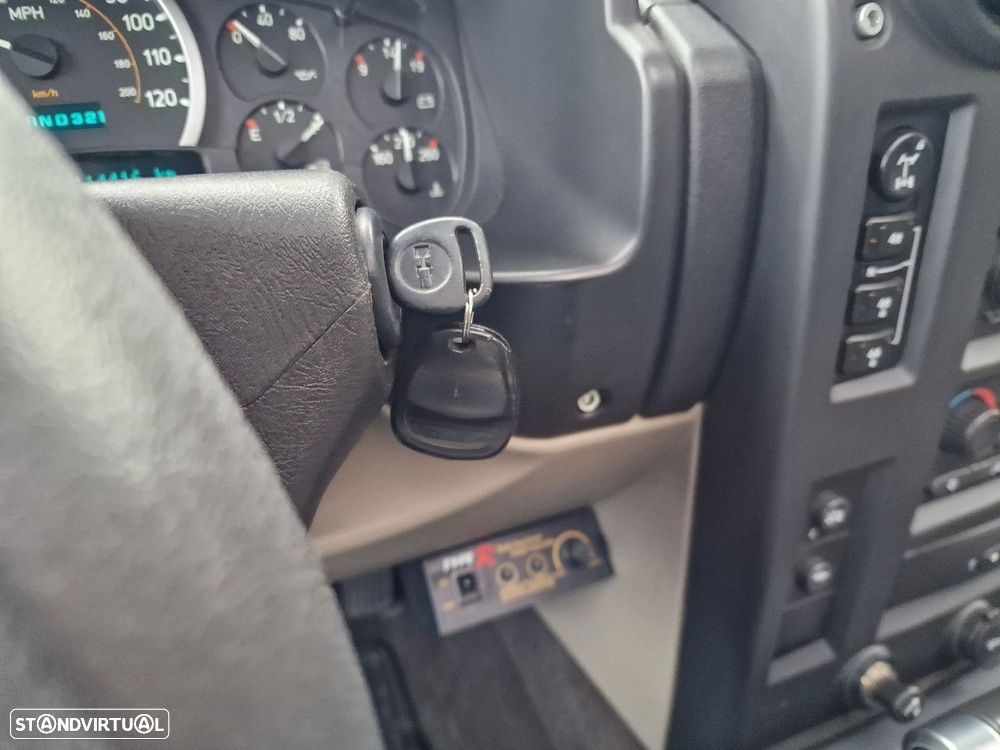 Hummer H2 - 30