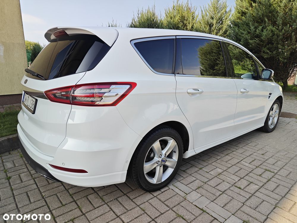 Ford S-Max - 12