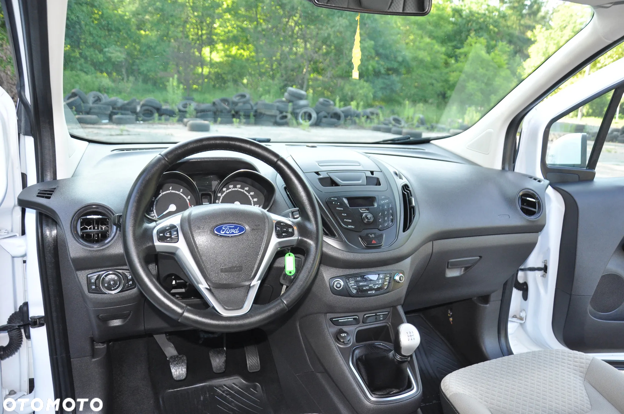 Ford Tourneo Courier - 17
