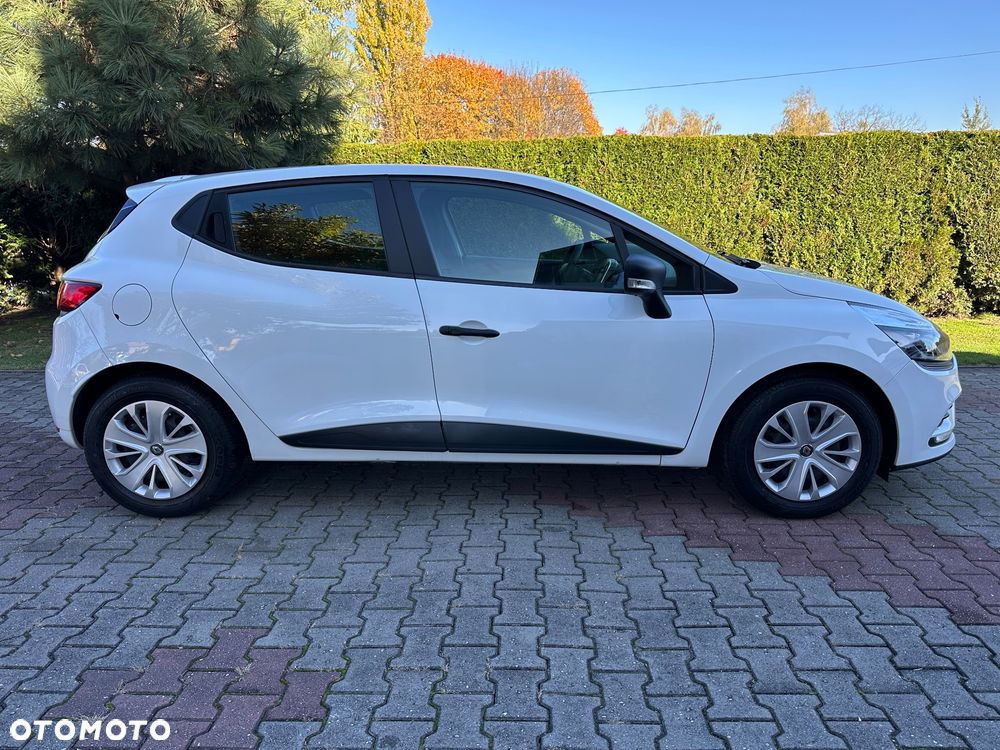 Renault Clio 1.2 16V 75 Limited - 9