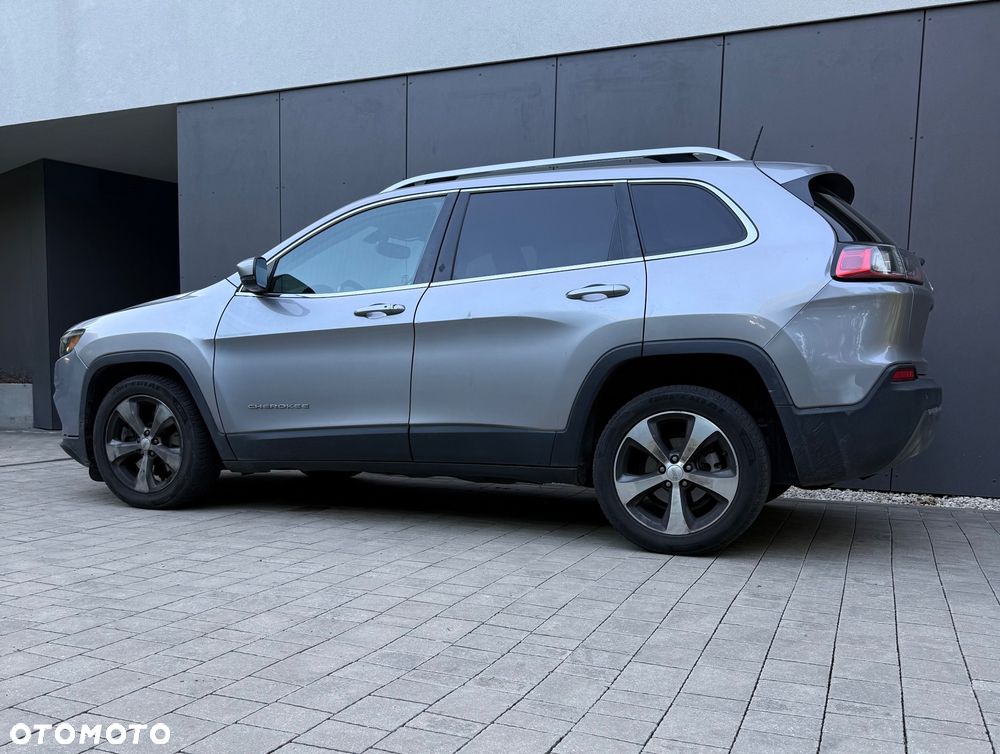 Jeep Cherokee - 3