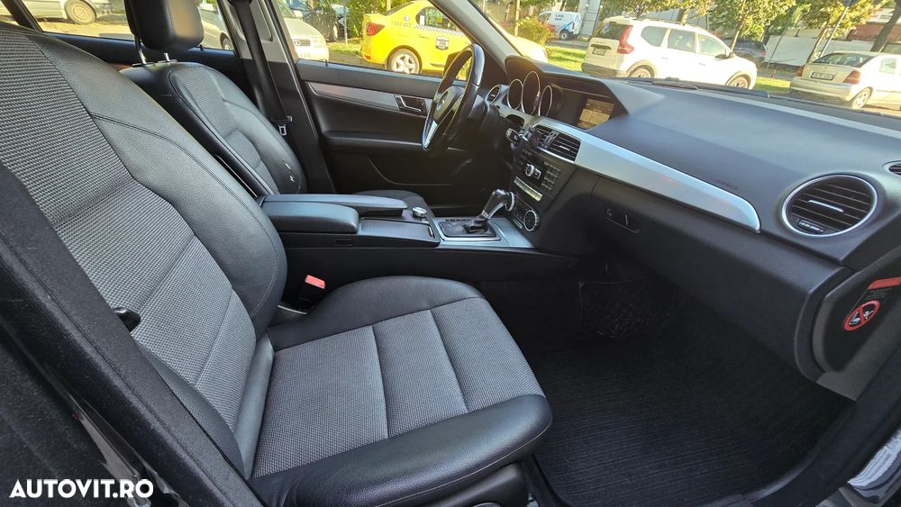 Mercedes-Benz C - 16