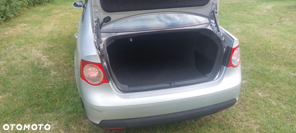 Volkswagen Jetta 1.9 TDI United - 4