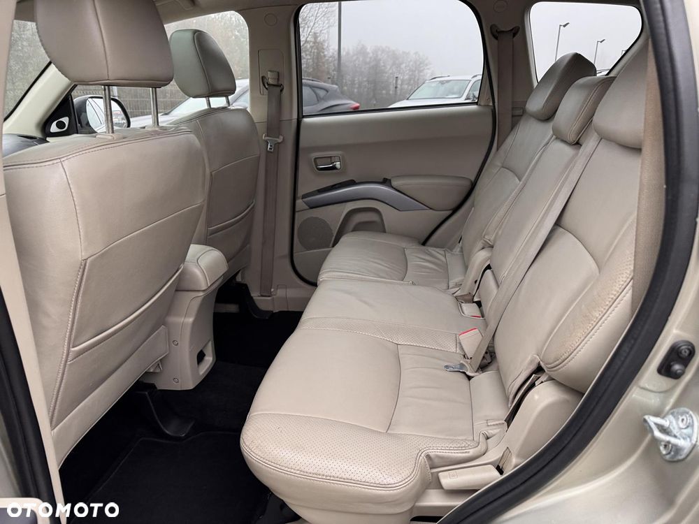 Mitsubishi Outlander 2.0 DID Instyle - 12