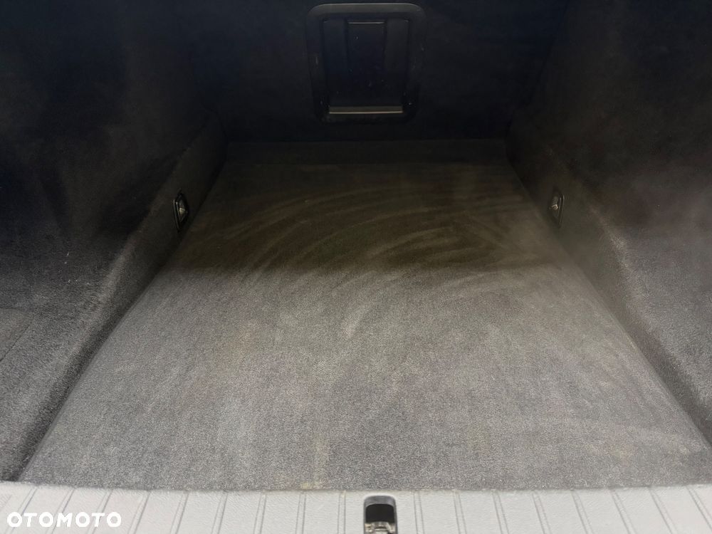 BMW Seria 7 740d xDrive - 36