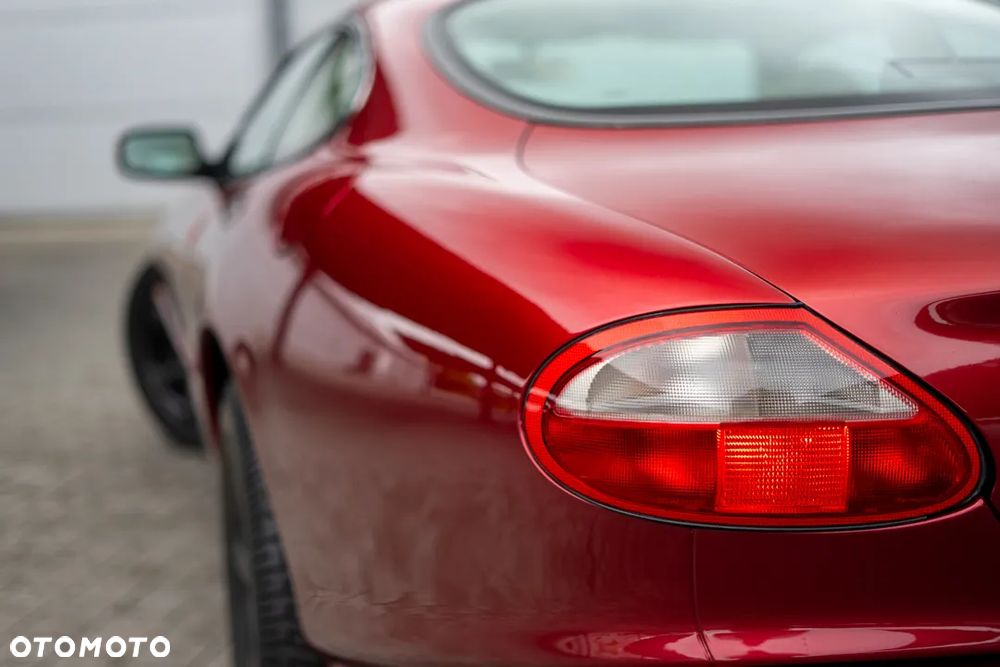 Jaguar XK8 4.0 - 22