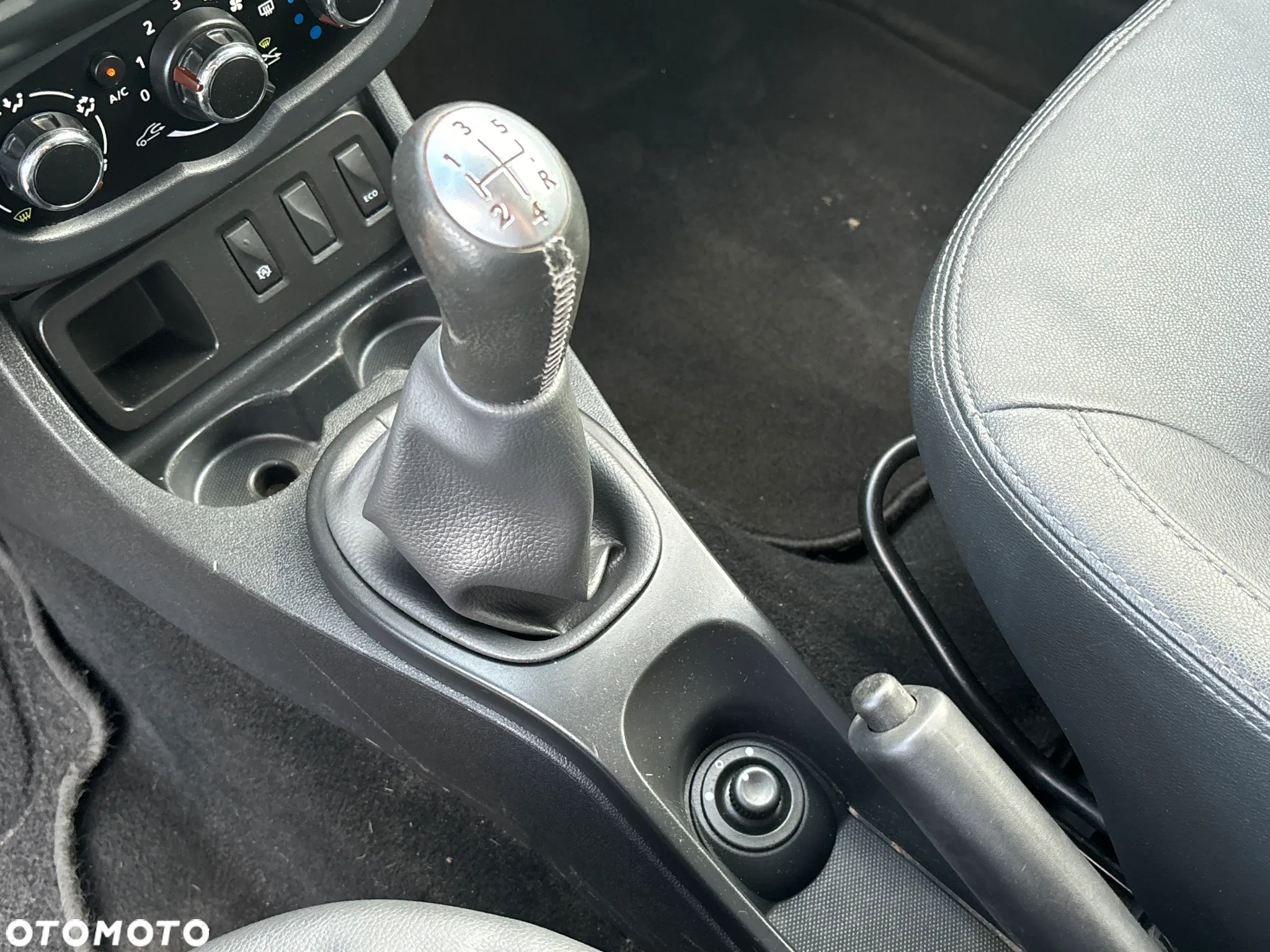 Dacia Duster 1.6 SCe Ambiance S&S - 21