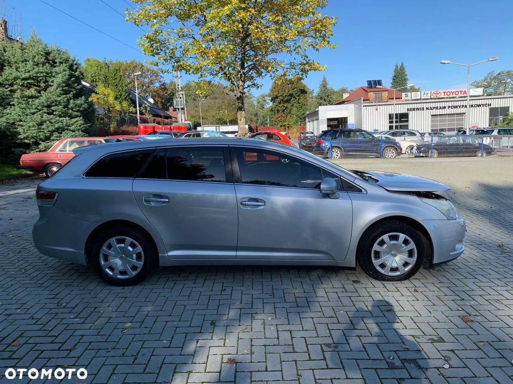 Toyota Avensis 2.0 D-4D Luna - 3