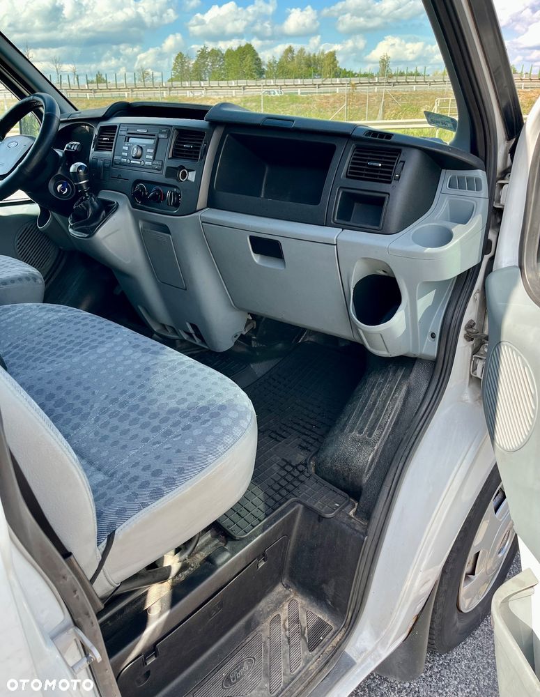 Ford Transit - 13