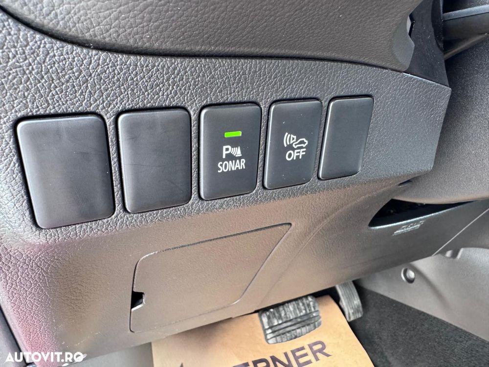 Mitsubishi Outlander - 31