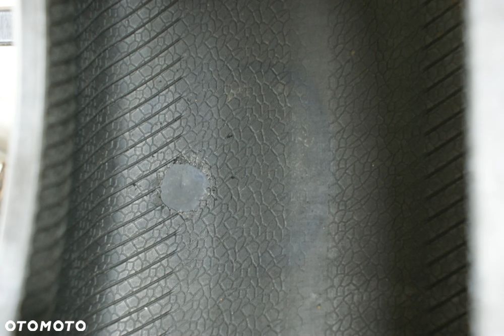 całoroczne 215/65R16C CONTINENTAL VANCONTACT 4SEASON , 7,3mm - 3