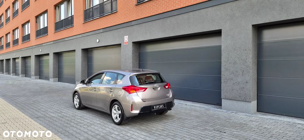 Toyota Auris 1.6 Premium - 15