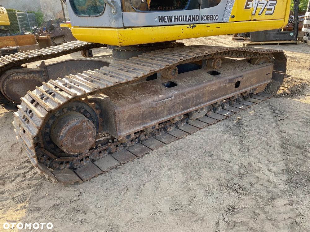 Kobelco NEW HOLLAND E175, 9900 MTH, Z NIEMIEC, PODWOZIE 90% DOBRE, WZOROWO UTRZYMANA - 24