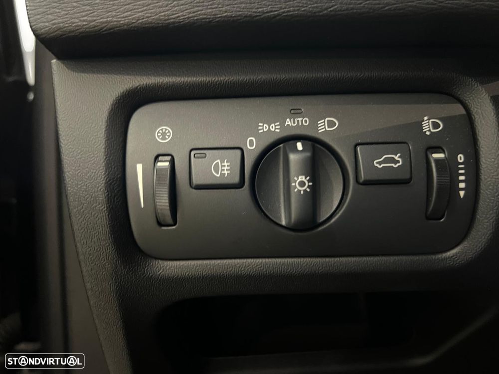 Volvo V40 2.0 D2 Momentum - 23