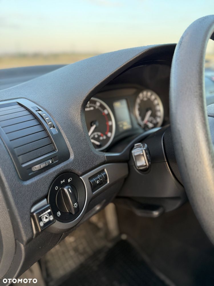 Skoda Octavia 1.6 - 10
