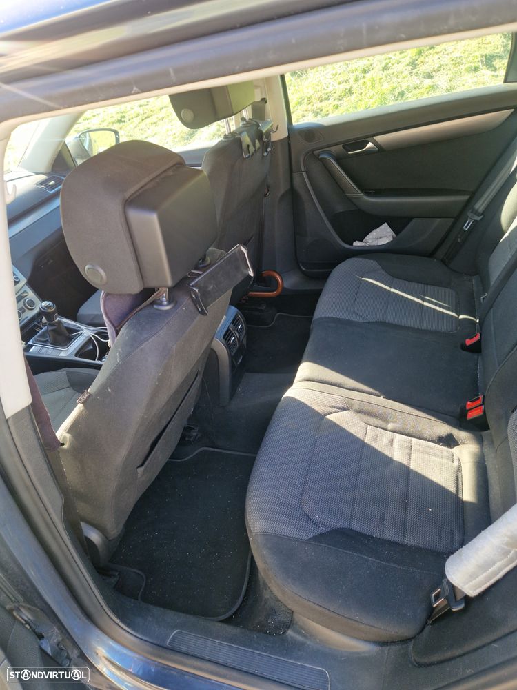 VW Passat Variant 1.6 TDI BlueMotion - 15