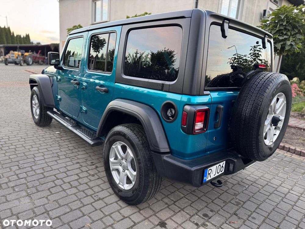 Jeep Wrangler - 4